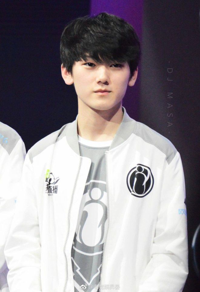 Vitality 和 Falcons 晋级 IEM Melbourne 2025 季后赛