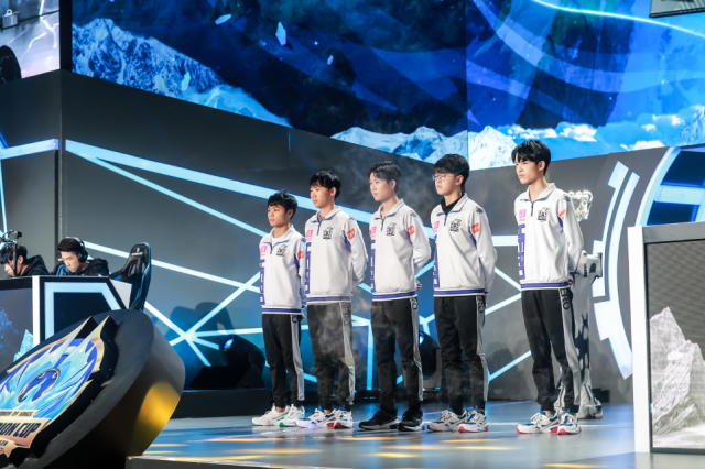 四届Major冠军选手device加入NiP，竟然还是Astralis主动出售