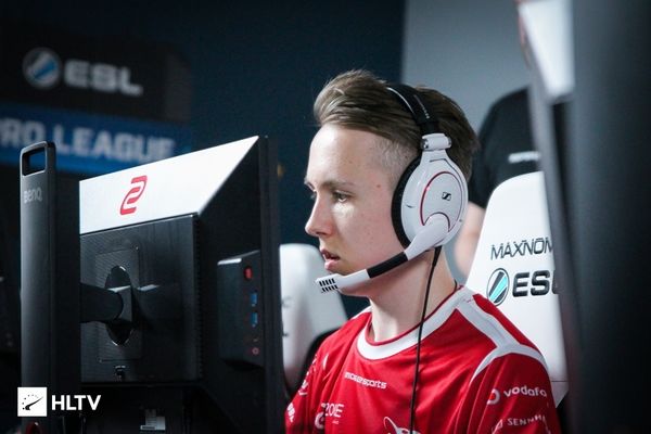 jcobbb 正式加入 FaZe